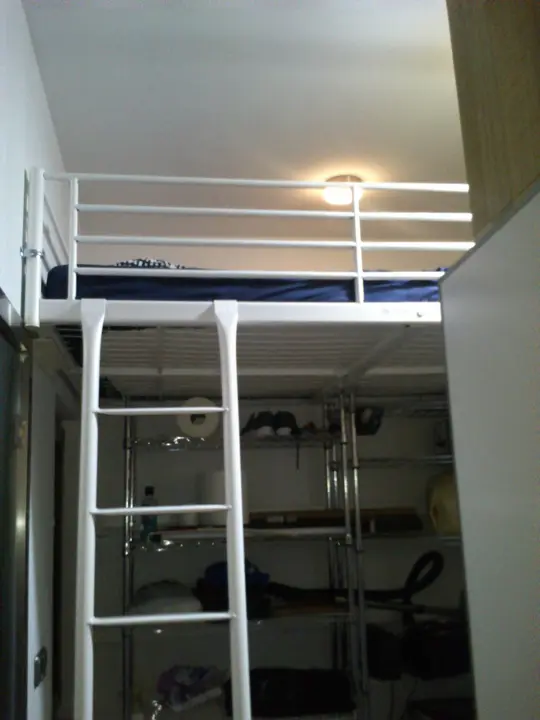 Cama en altillo · 2015