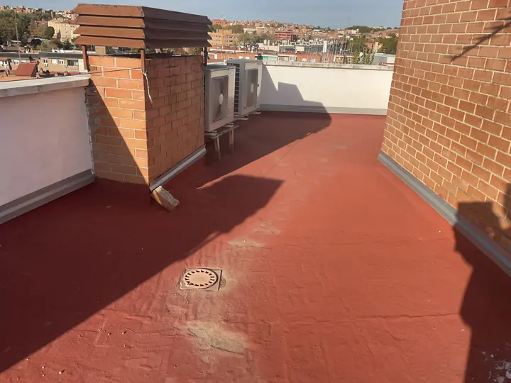 Terraza con impermeabilización continua · 2026